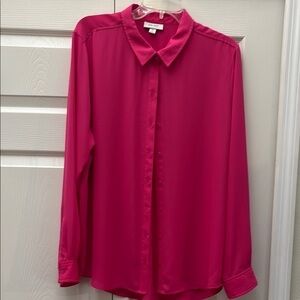 ❤️3 for $15!❤️ 
Vince Camuto Pink Long Sleeve Button Down Blouse